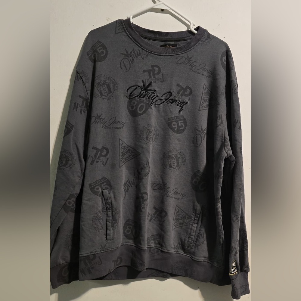 Gray Crewneck Sweater with Classic Design